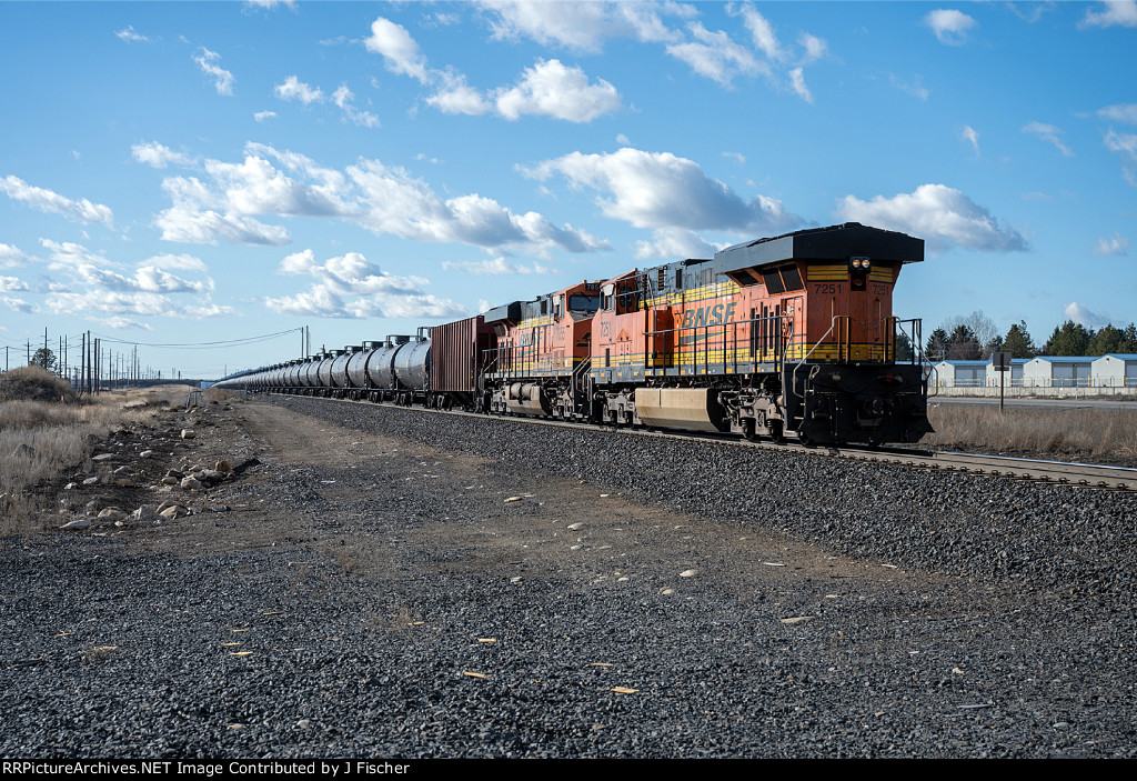 BNSF 7251